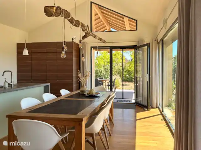 Trémouille en Francia, Dordoña, Saint-Geniès - casa vacacional Comedor