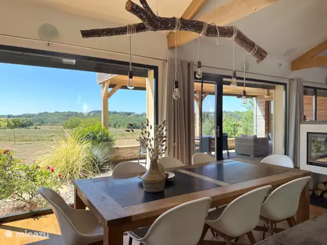 Trémouille en Francia, Dordoña, Saint-Geniès - casa vacacional Comedor
