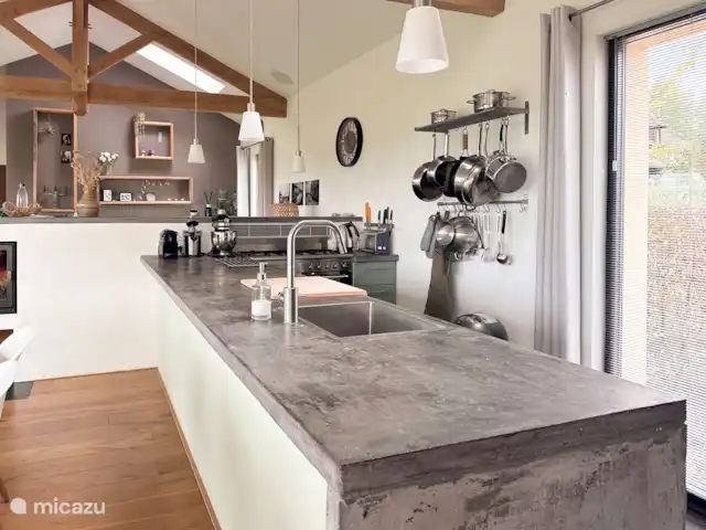 Trémouille en Francia, Dordoña, Saint-Geniès - casa vacacional Cocina