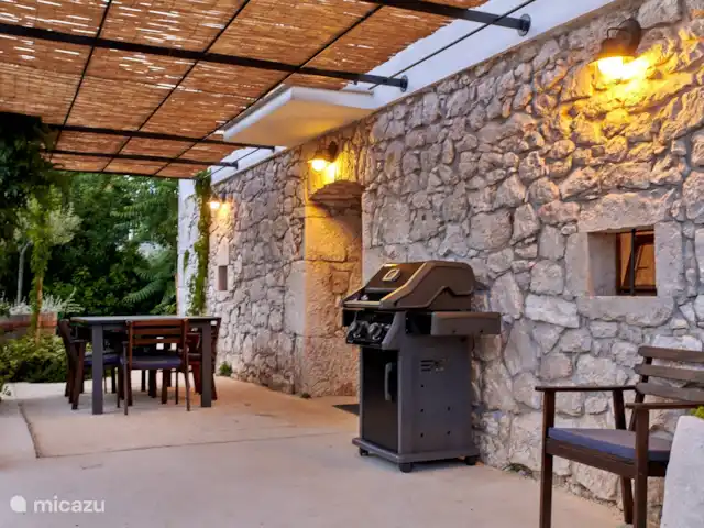 Villa Suzi huren in Kroatië, Istrië, Plomin - villa bbq + eettafel