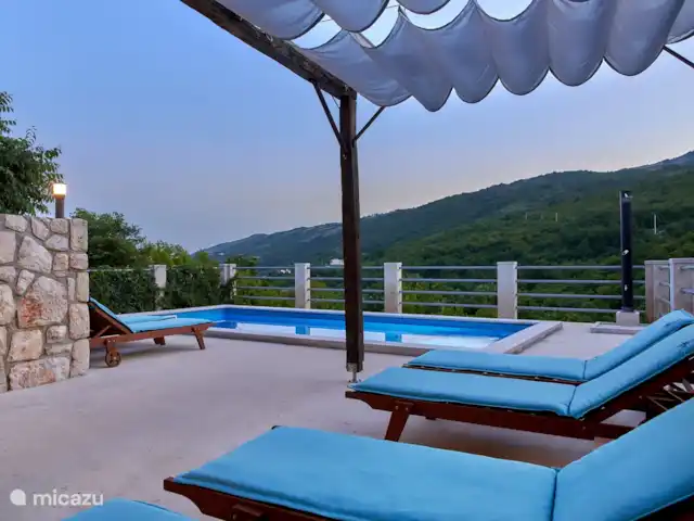 Villa Suzi huren in Kroatië, Istrië, Plomin - villa ligbedden