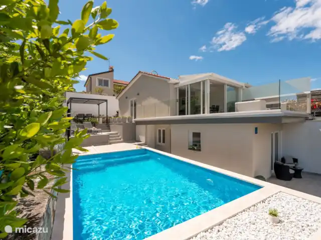 Villa Aurora huren in Kroatië, Istrië, Umag - villa het zwembad