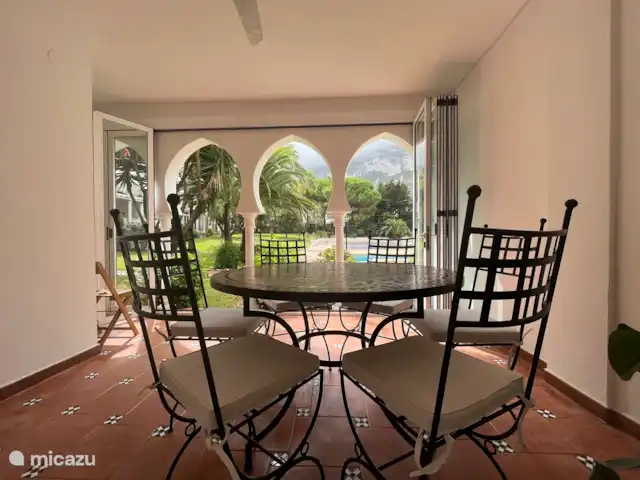 Lina  | Espagne, Costa Blanca, Dénia - appartement Terrasse pour manger avec 6 places assises à belle vue sur le jardin et la montagne