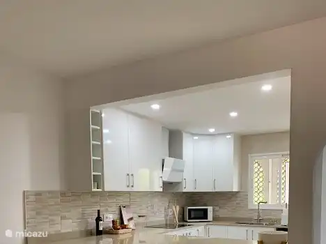 Offene Küche und Wohnzimmer