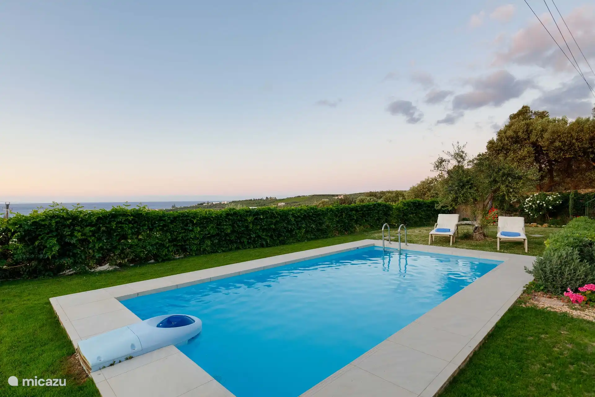 Der 24 m² große Pool