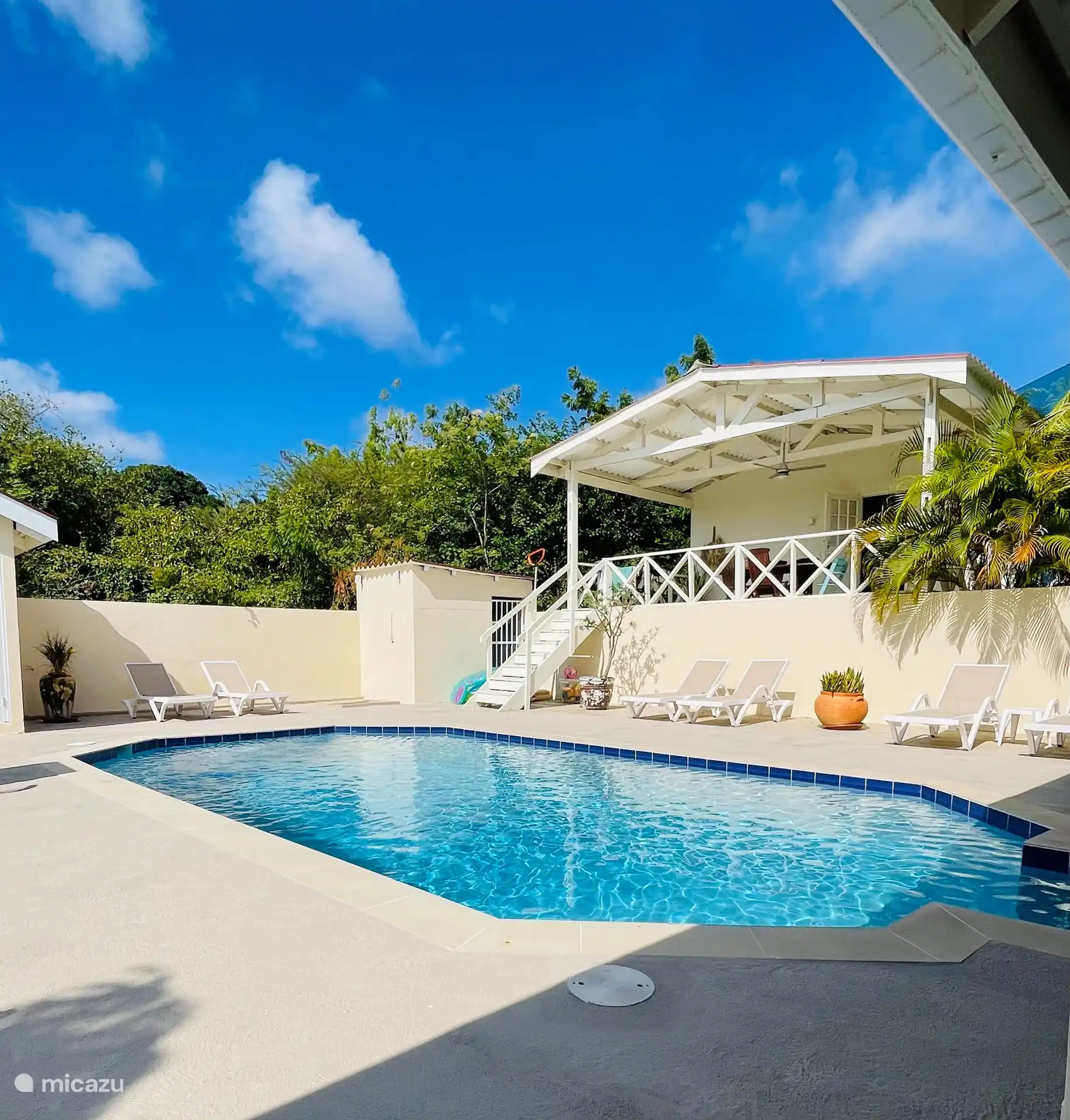 Unser schöner Gemeinschaftspool