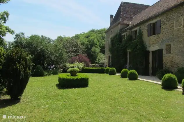 Französische Türen zum Rasen, 