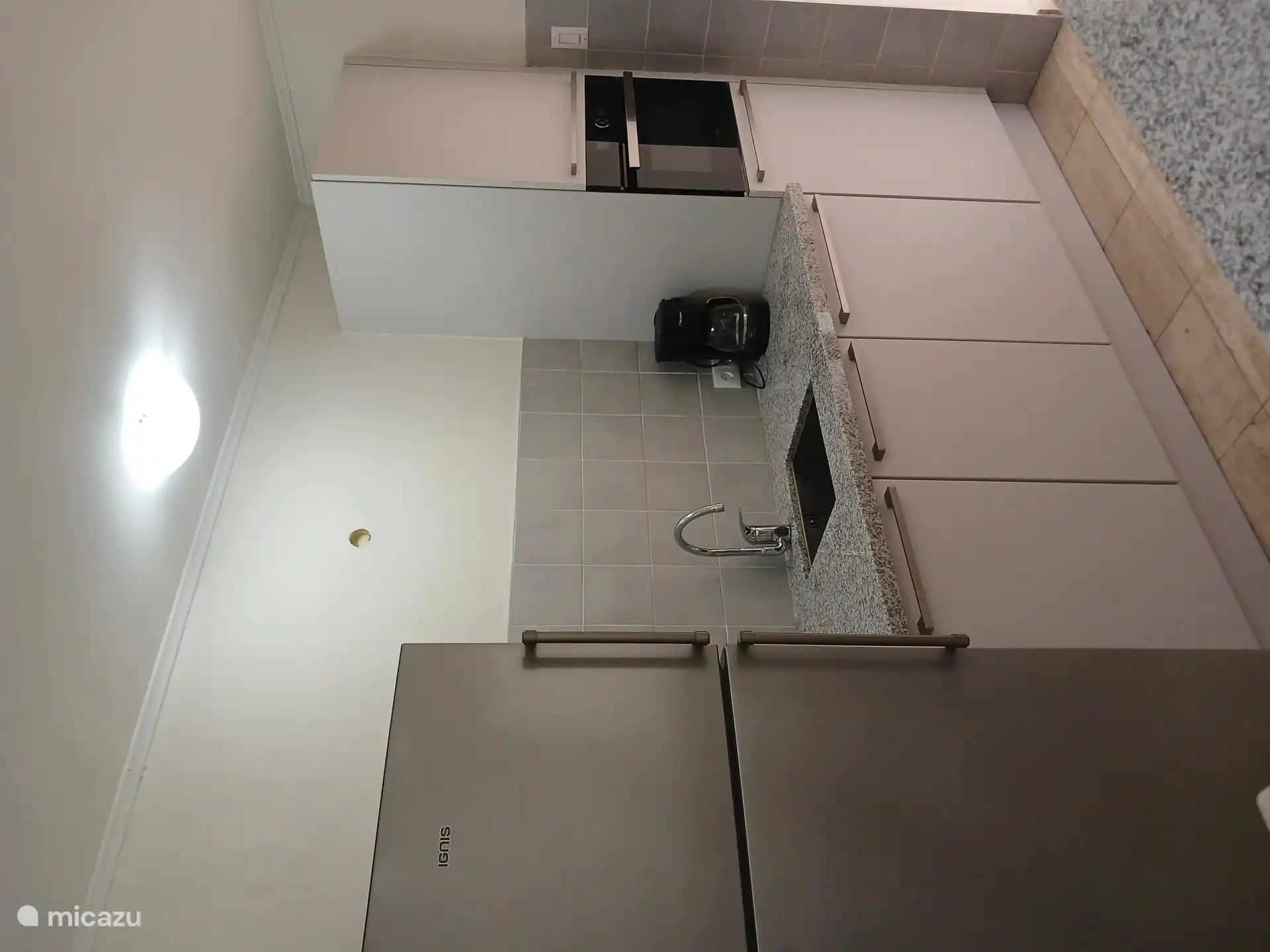 Nueva cocina con microondas combi, nevera y lavavajillas