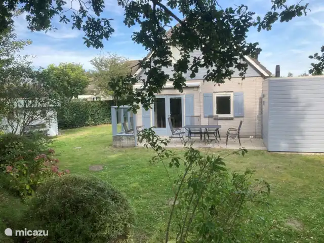Chisporrotea en Países Bajos, Holanda Meridional, Ouddorp - casa vacacional Espacio, jardín y asientos libres....