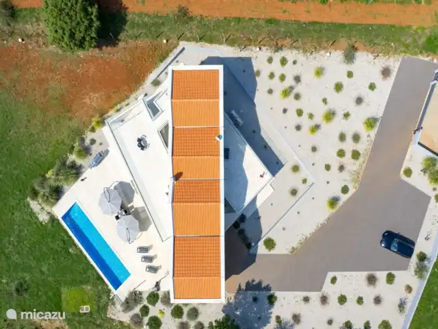 villa en Croacia, Istria, Porec – Villa Corolan Villa desde las alturas