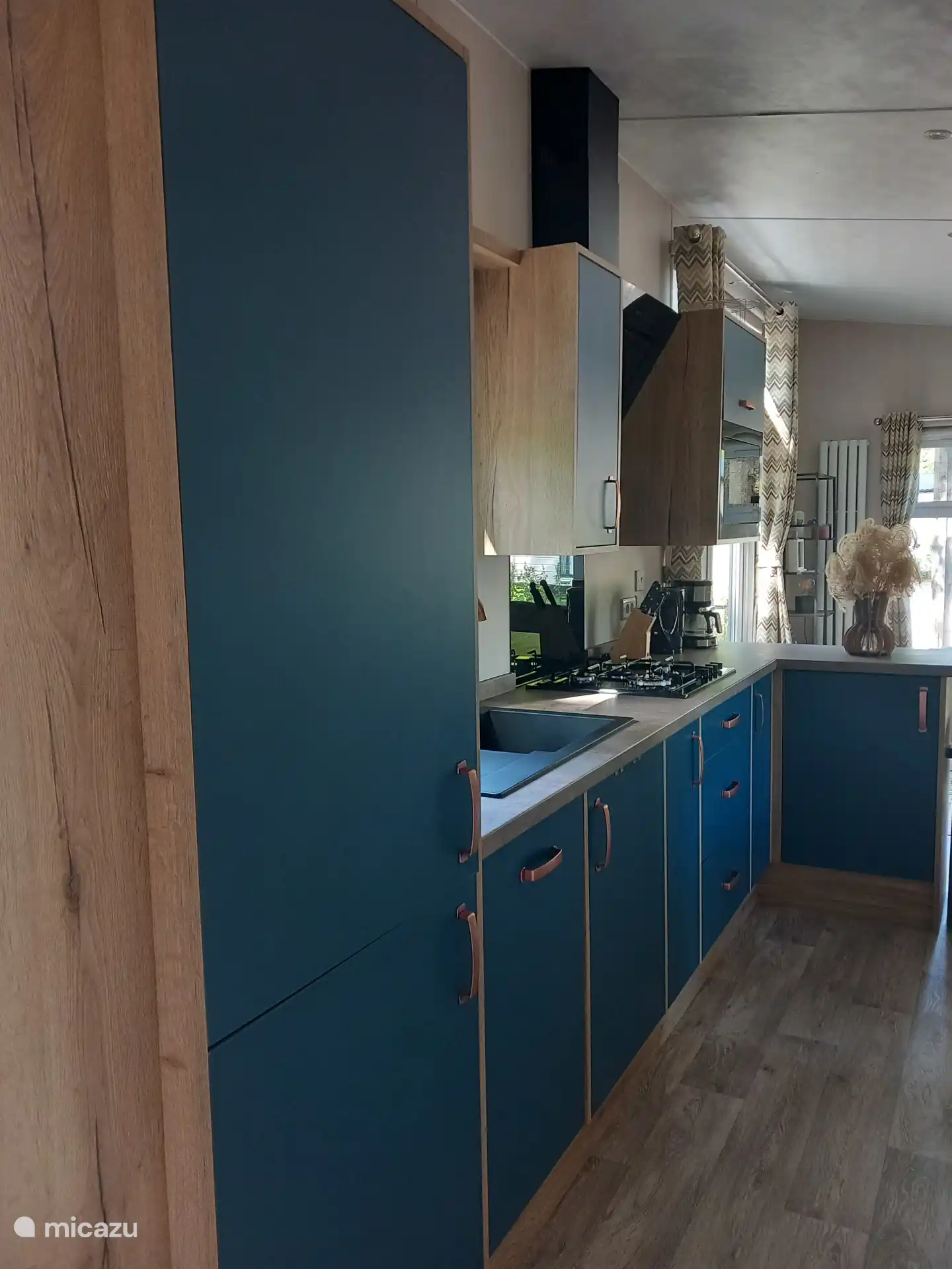 réfrigérateur, congélateur, lave-vaisselle, cafetière, bouilloire, cuisinière, hotte, micro-ondes, inventaire