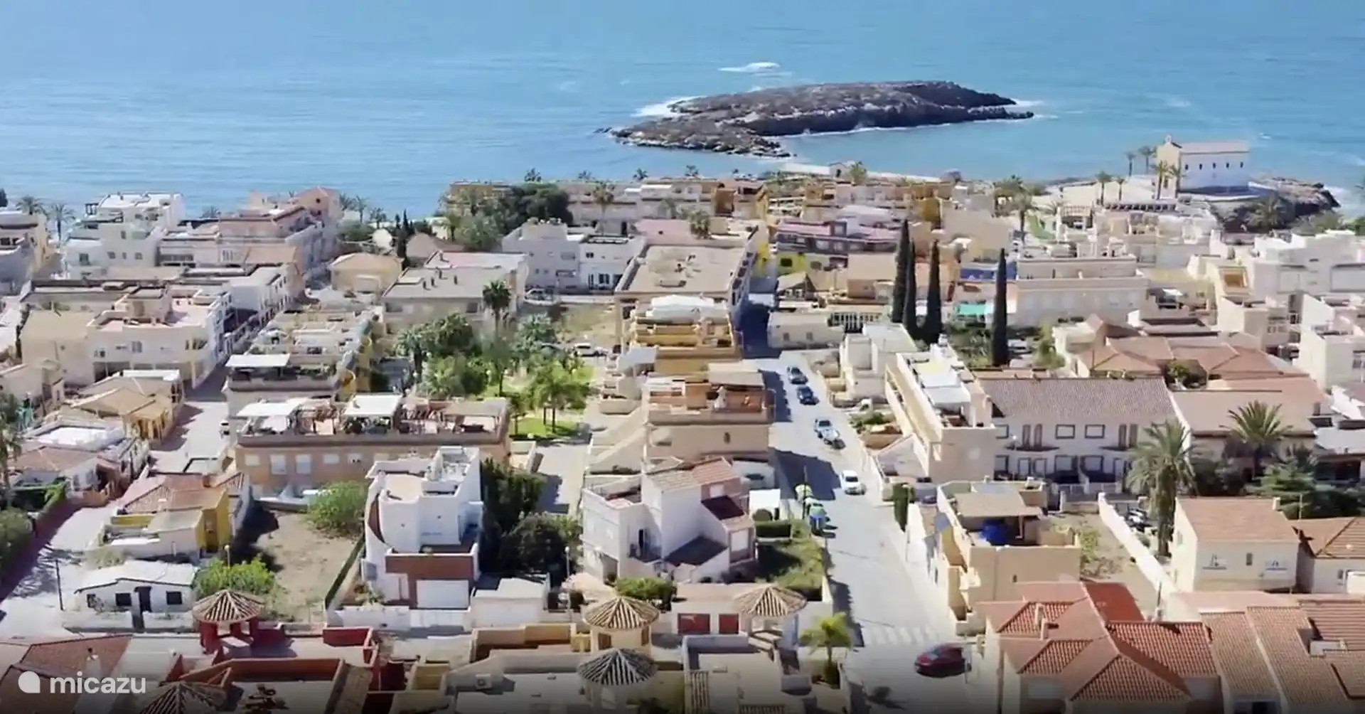 Drohnenübersicht von Casa Azul bis zum Meer