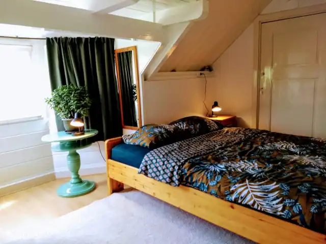 Maison familiale 't Spoorhuis | Pays-Bas, Groningue, Zoutkamp - bungalow Chambre avec lit double au premier étage.
