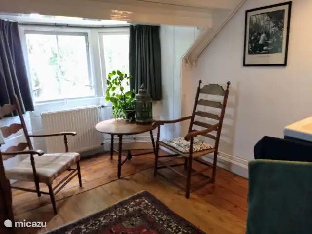 Maison familiale 't Spoorhuis | Pays-Bas, Groningue, Zoutkamp - bungalow Coin salon dans la plus grande chambre au deuxième étage.
