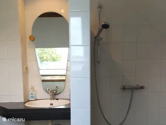 Maison familiale 't Spoorhuis | Pays-Bas, Groningue, Zoutkamp - bungalow Et douche
