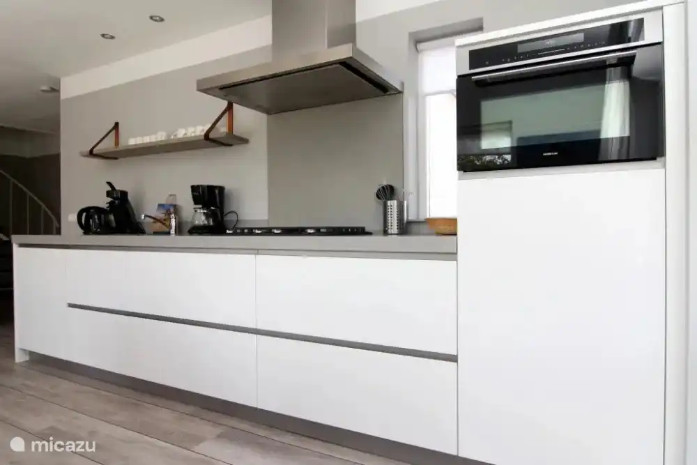 Neue Küche mit allem Komfort.