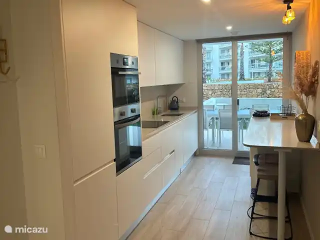 Casa Puente huren in Spanje, Costa Blanca, Dénia - appartement Keuken voorzien van waterkoker nespresso-apparaat, magnetron, oven  en vaatwasser. En toegang tot het privéterras.