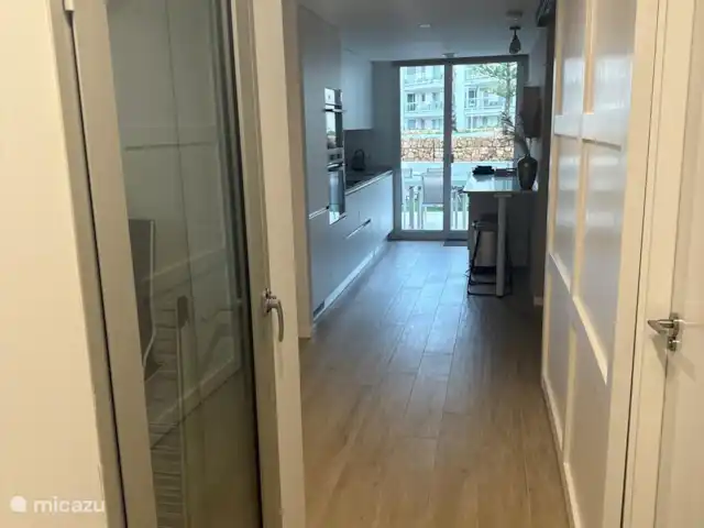 Casa Puente huren in Spanje, Costa Blanca, Dénia - appartement De hal naar keuken, woonkamer, wasruimte, slaapkamers en badkamer.
