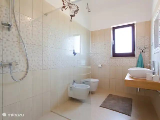 Villa Basici huren in Kroatië, Istrië, Jakovici  - villa badkamer