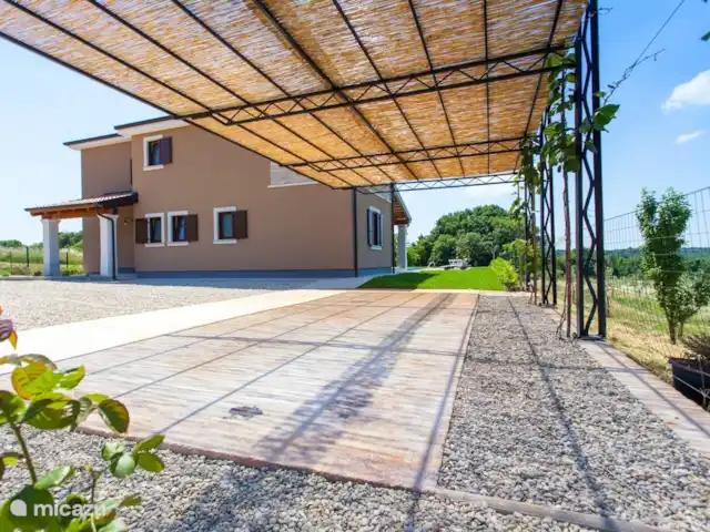 Villa Basici huren in Kroatië, Istrië, Jakovici  - villa parkeerplekken auto