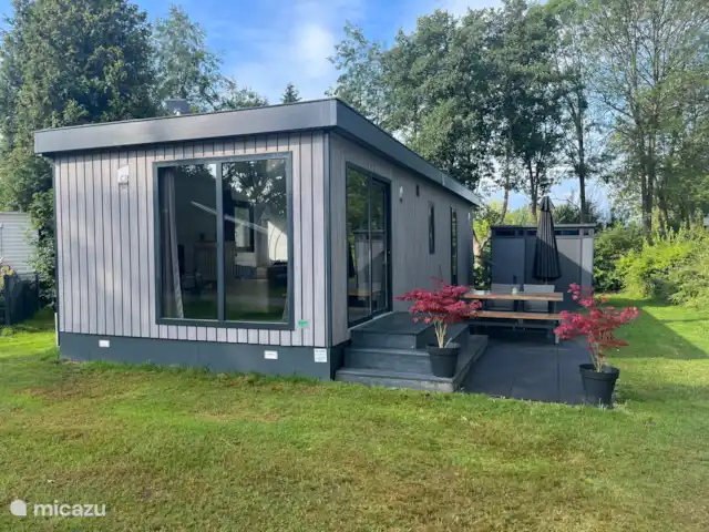 De Uitkijk - Rammelbeek  huren in Nederland, Overijssel, Lattrop - chalet Nu nieuw naast het chalet een tuinhuis om uw fietsen, vishengels, opblaas attributen oid droog en veilig op te bergen. In het tuinhuis vindt u ook een weber houtskool barbecue inclusief toebehoren