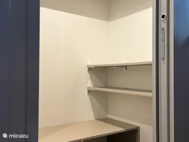 De Uitkijk - Rammelbeek  huren in Nederland, Overijssel, Lattrop - chalet Grote inloopkast met spiegel in de slaapkamer