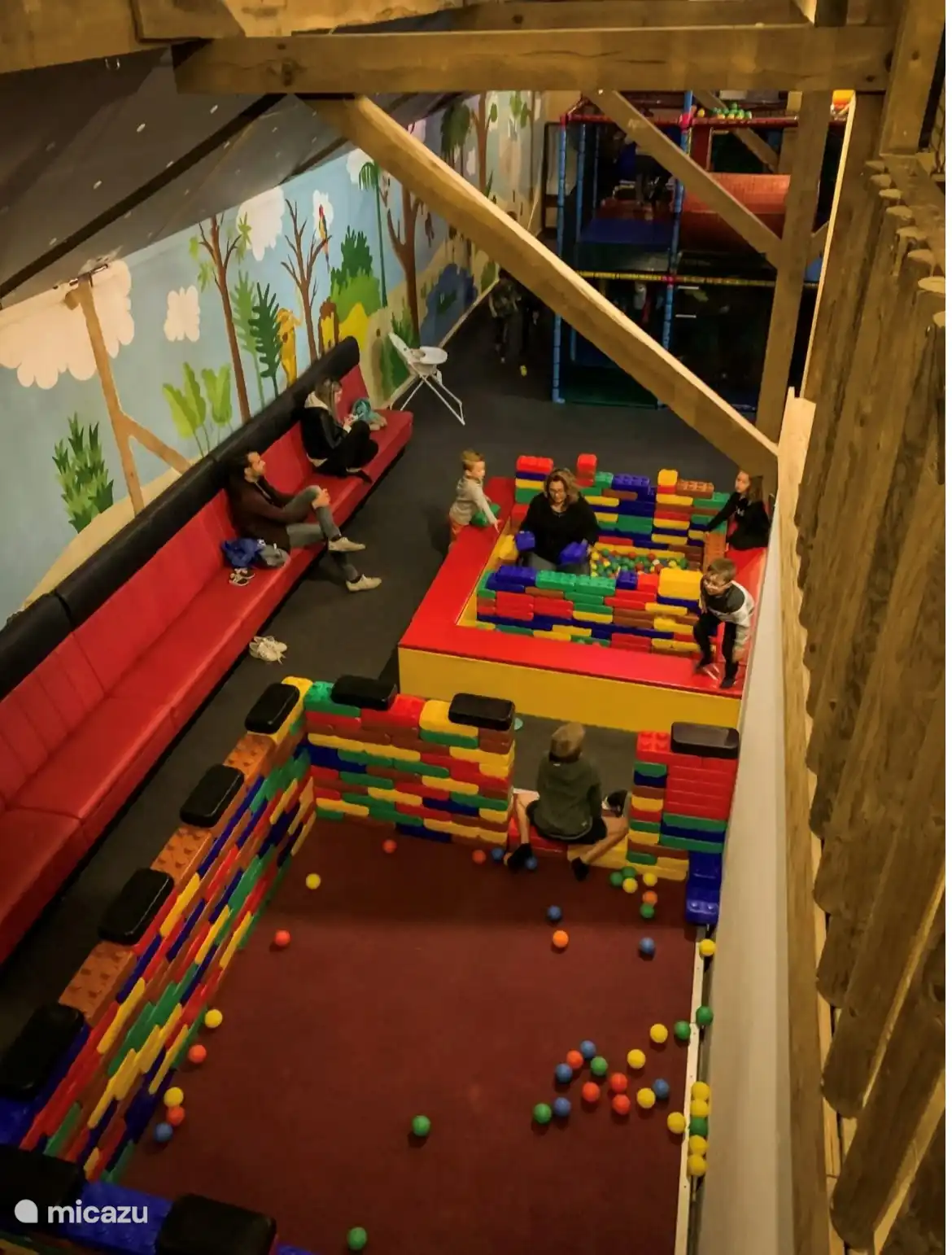 Jouer à l’intérieur par mauvais temps... Ou pas