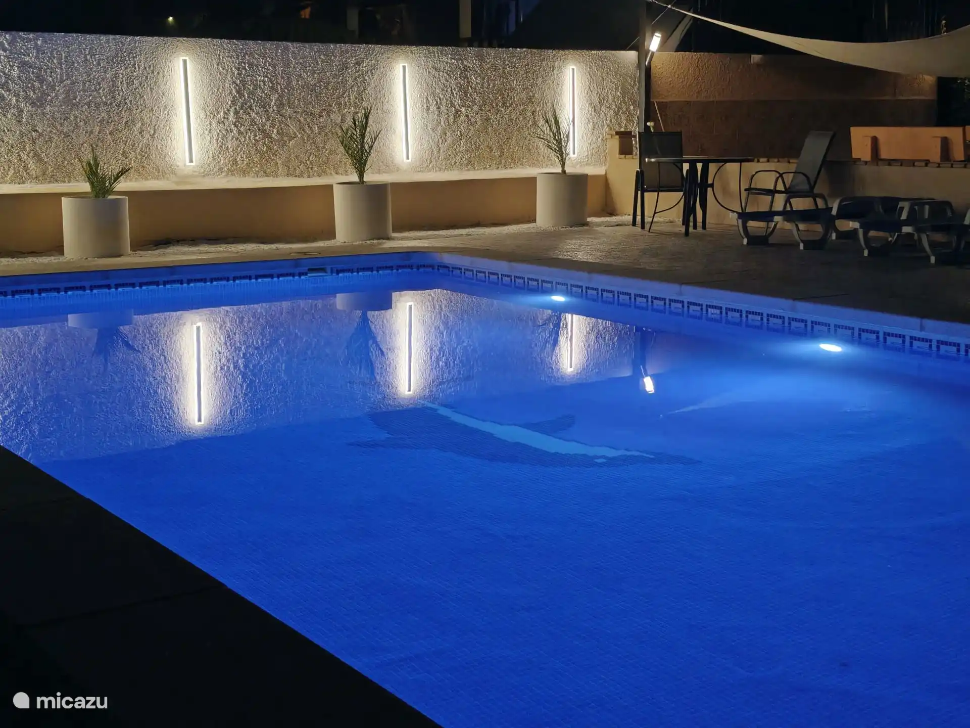 Piscina por la tarde
