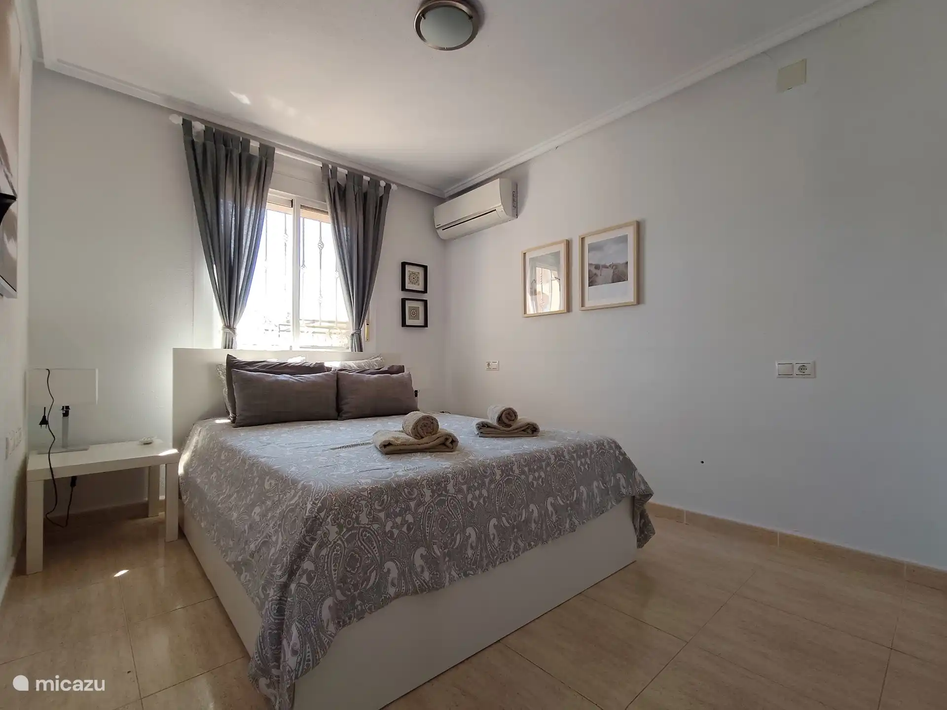 Schlafzimmer 1 mit eigenem Bad