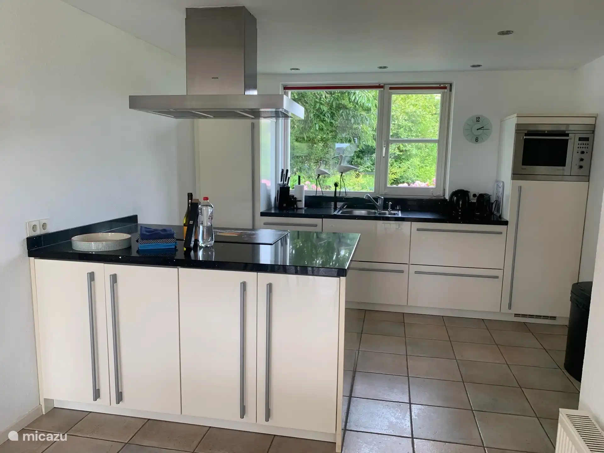 Geräumige Küche mit allem Notwendigen ausgestattet!