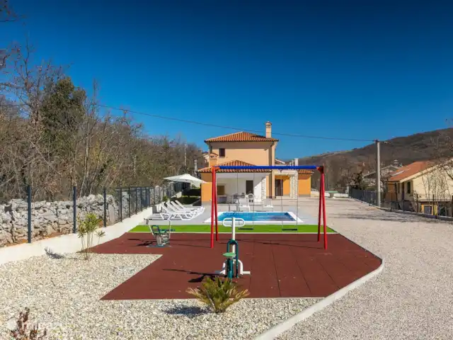 Villa Ripenda en Croacia, Istria, Labin - villa Columpios
