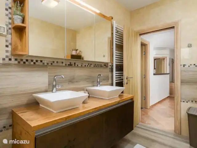 Villa SA-RA en Croacia, Istria, Brtonigla - villa baño