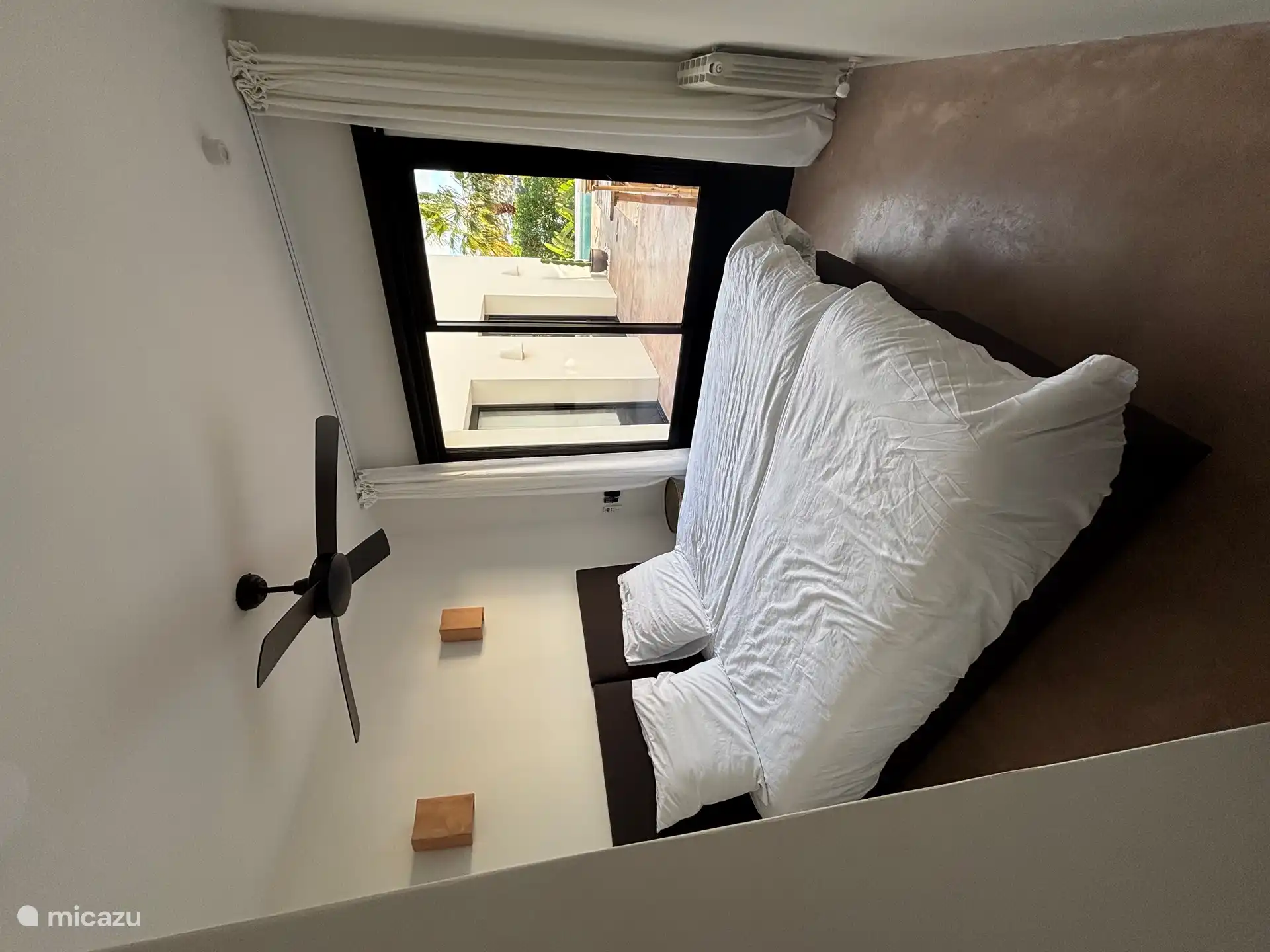 Eines der Schlafzimmer im Erdgeschoss 