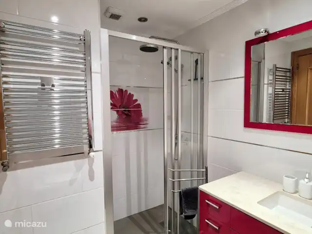 Plage de 400m + terrain de padel + 2 piscines | Espagne, Costa Blanca, Albir - appartement salle de Bains