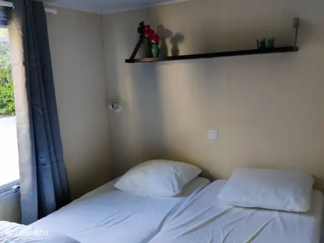 Château le Verdoyer  en Francia, Dordoña, Champs-Romain - mobil home / caravana Dormitorio principal