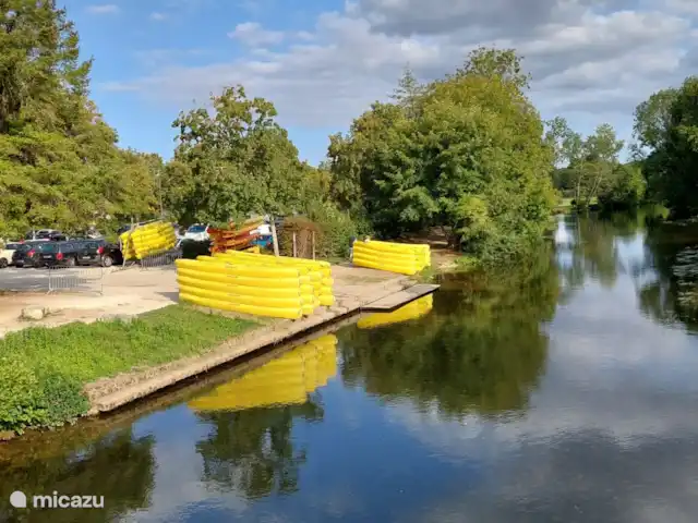 Château le Verdoyer  en Francia, Dordoña, Champs-Romain - mobil home / caravana Brantome, muy agradable para alquilar una canoa y pedalear por Brantome, también se puede utilizar un paseo en barco con un barco turístico