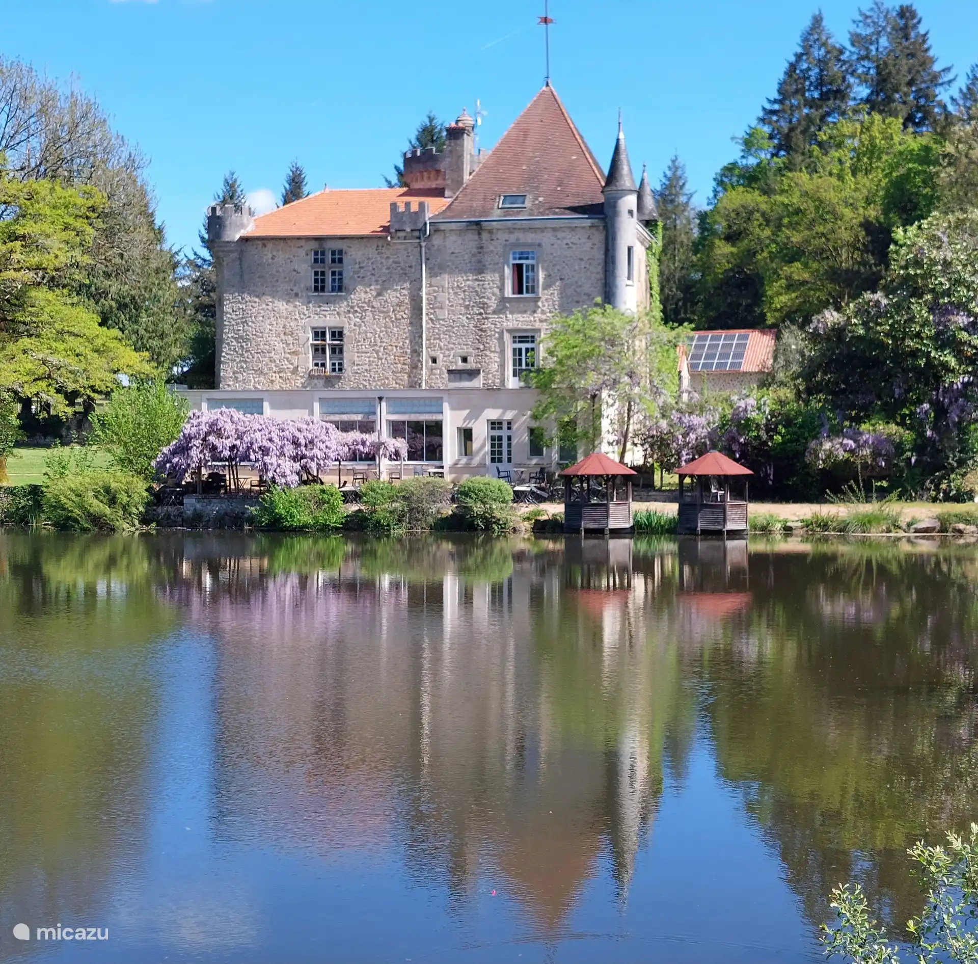 El castillo, donde tambi&#233;n se puede disfrutar de una deliciosa cena