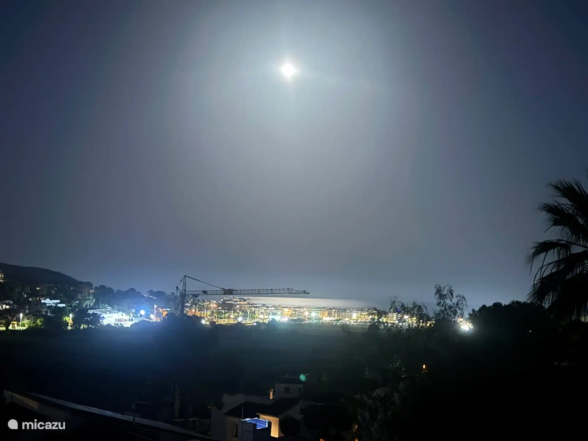 uitzicht op Moraira in de avond