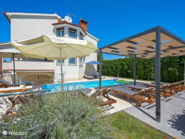 Villa Sara en Croacia, Istria, Porec - villa piscina