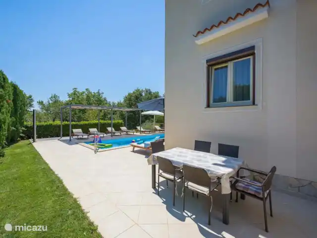 Villa Sara en Croacia, Istria, Porec - villa mesa de exterior