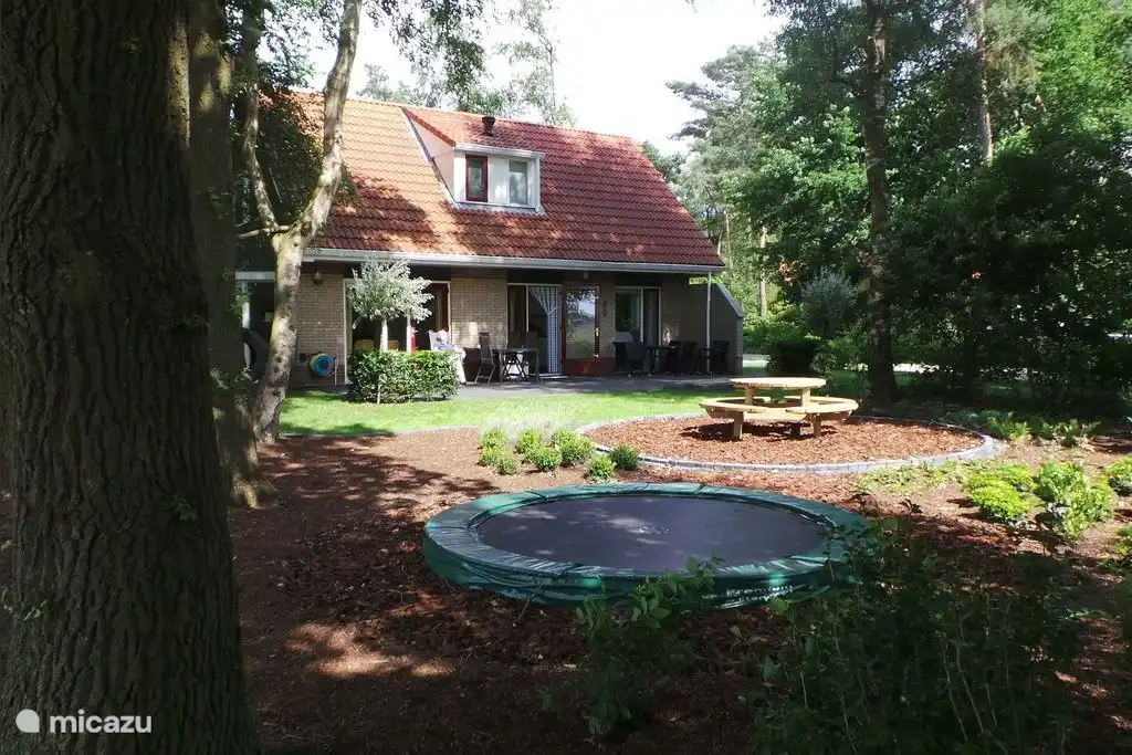 Berg- und Waldhaus B&B15 Gartenblick