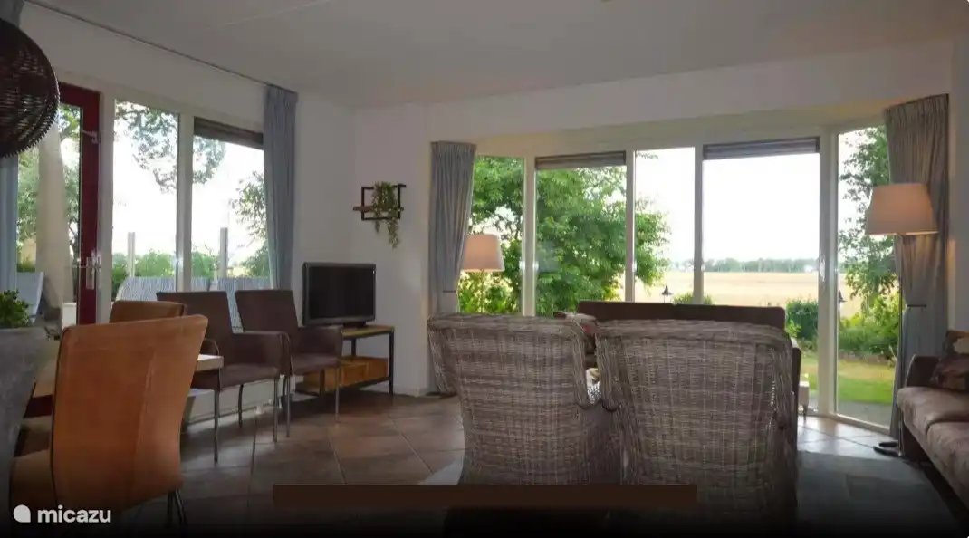 Wohnzimmer Mountain & Forest House B&B15 mit Aussicht