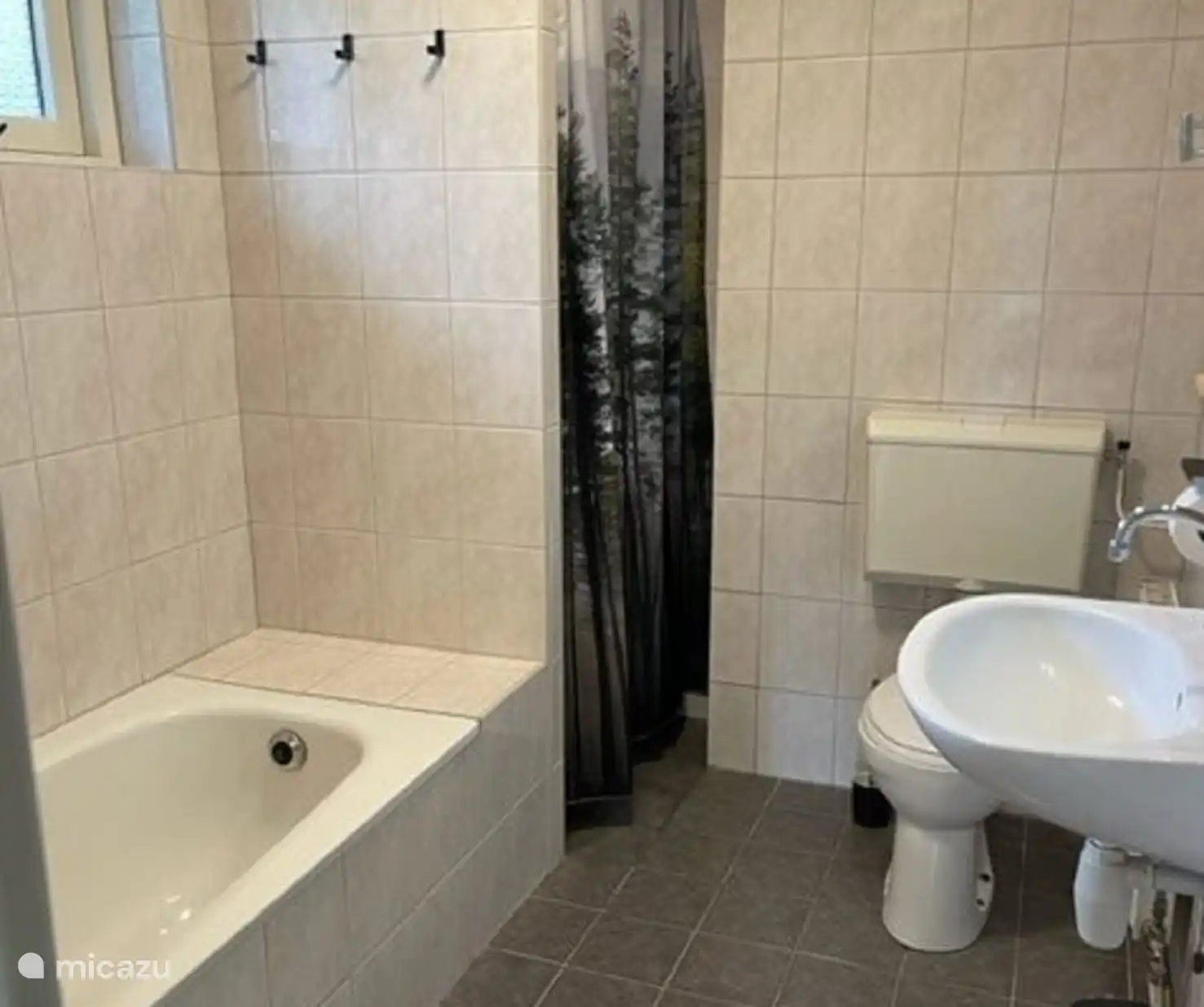 Berg- und Waldhaus B&B43, Badezimmer unten