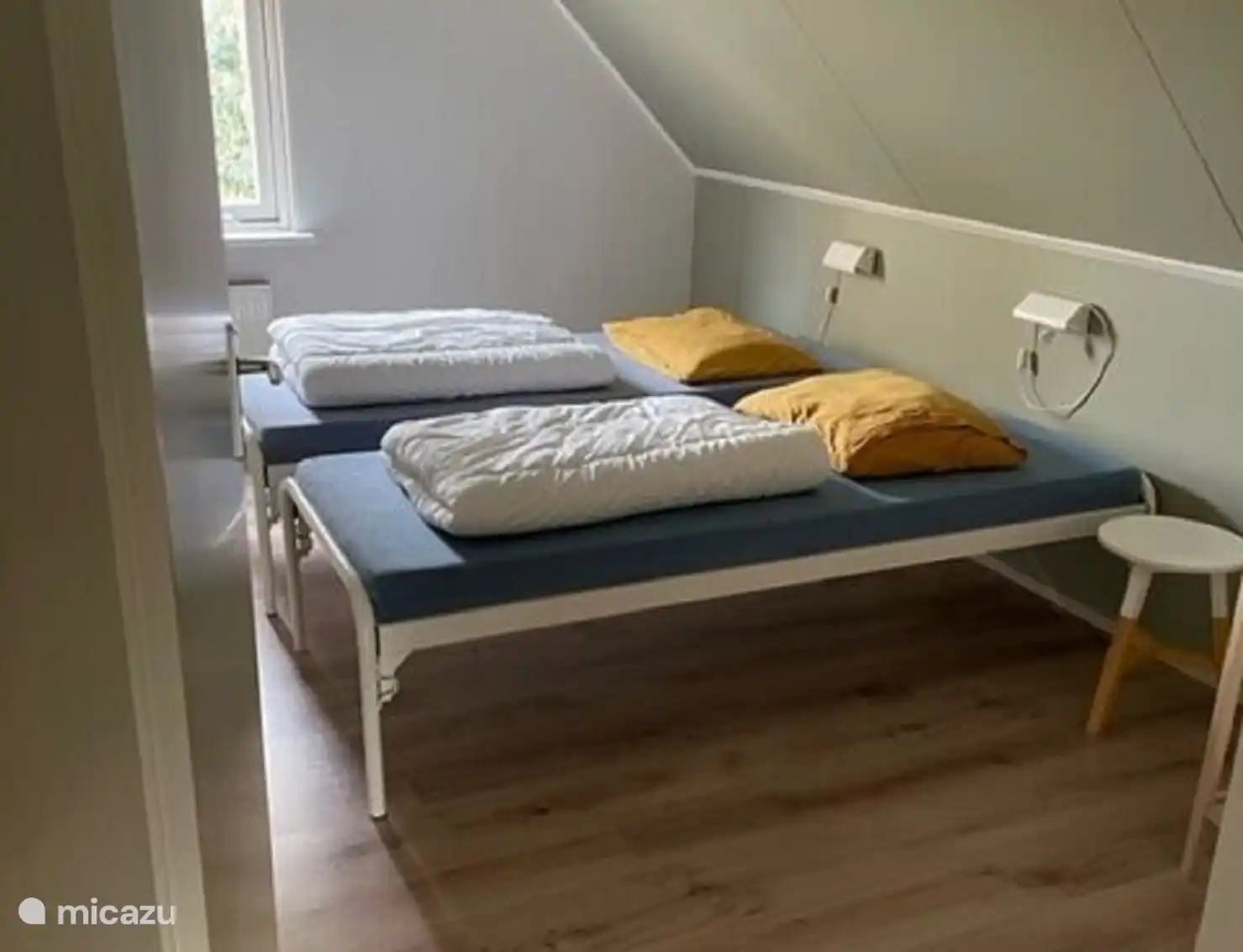 Berg & Bos House B&B43, etwa vier identische Schlafzimmer im Obergeschoss