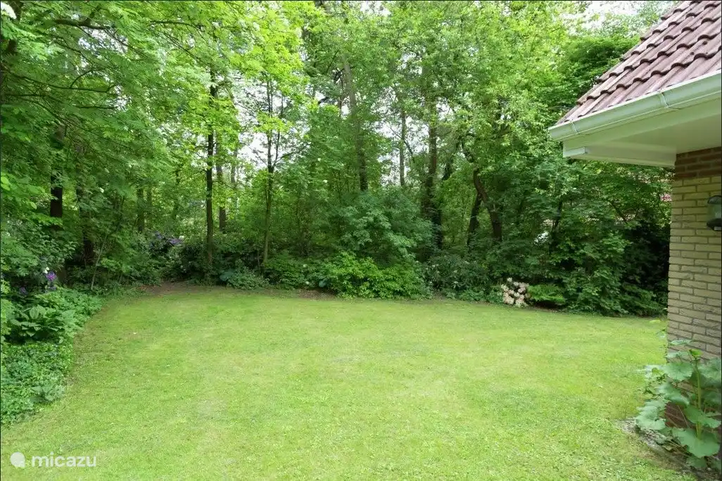 Berg & Bos Haus B&B43, umzäunter Garten