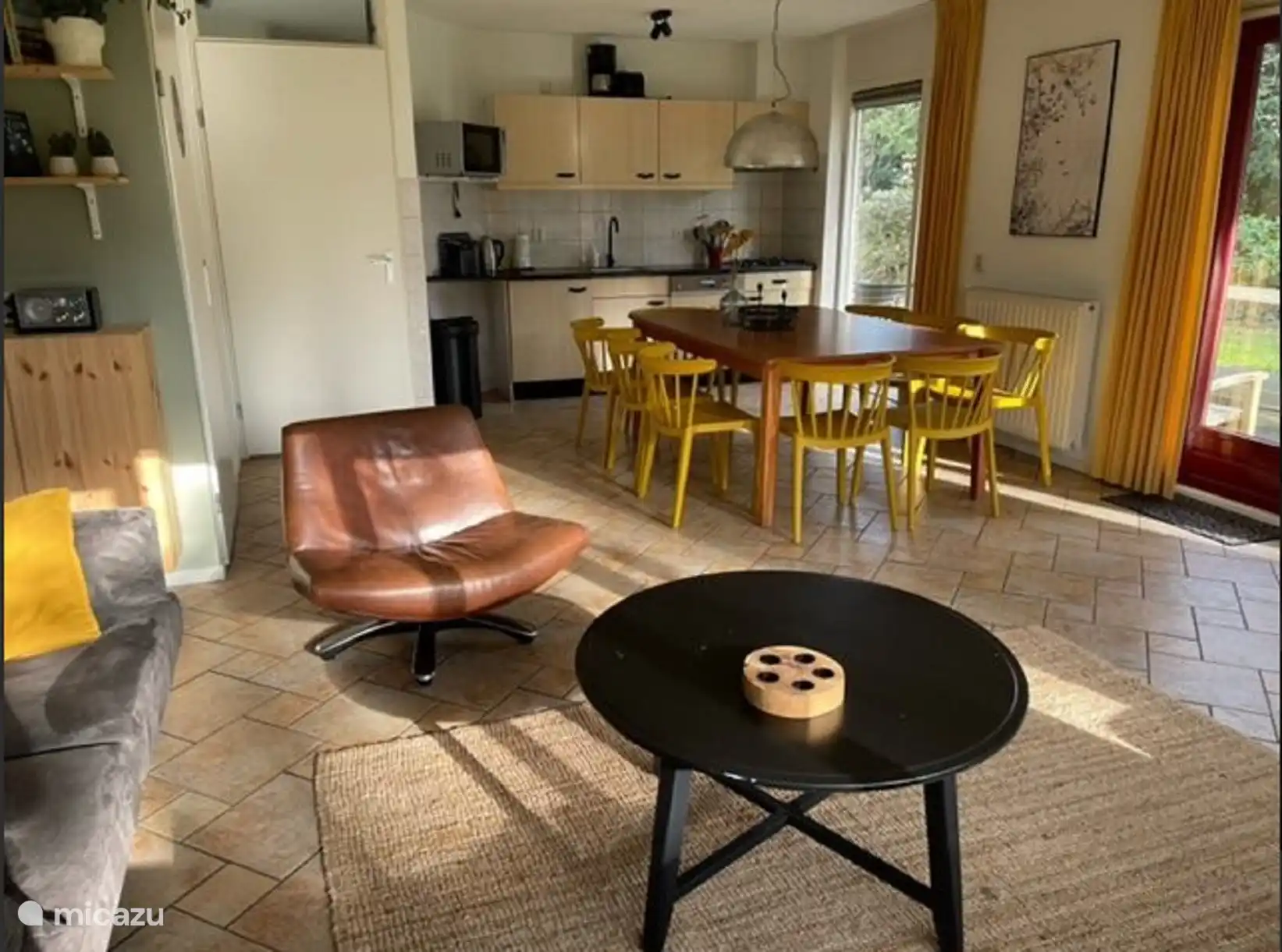 Mountain & Forest House B&B43, Wohnzimmer und Esszimmer