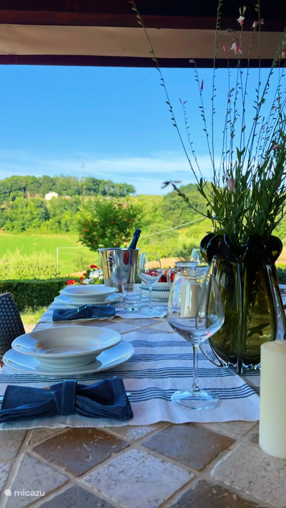 Mittagessen auf der Terrasse