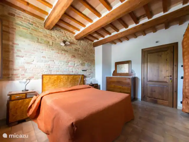 Maison de campagne de Collerovere  | Italie, Marche, Sant'Angelo in Pontano - villa Chambre 5, lit double et salle de bain privée