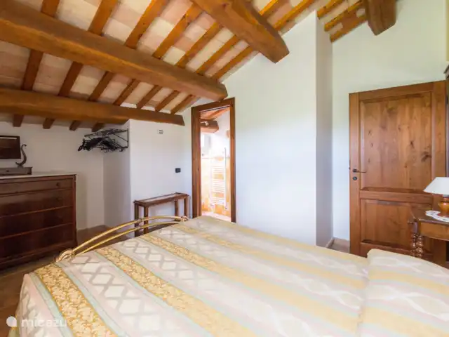 Maison de campagne de Collerovere  | Italie, Marche, Sant'Angelo in Pontano - villa Chambre 4, lit double et salle de bain privée