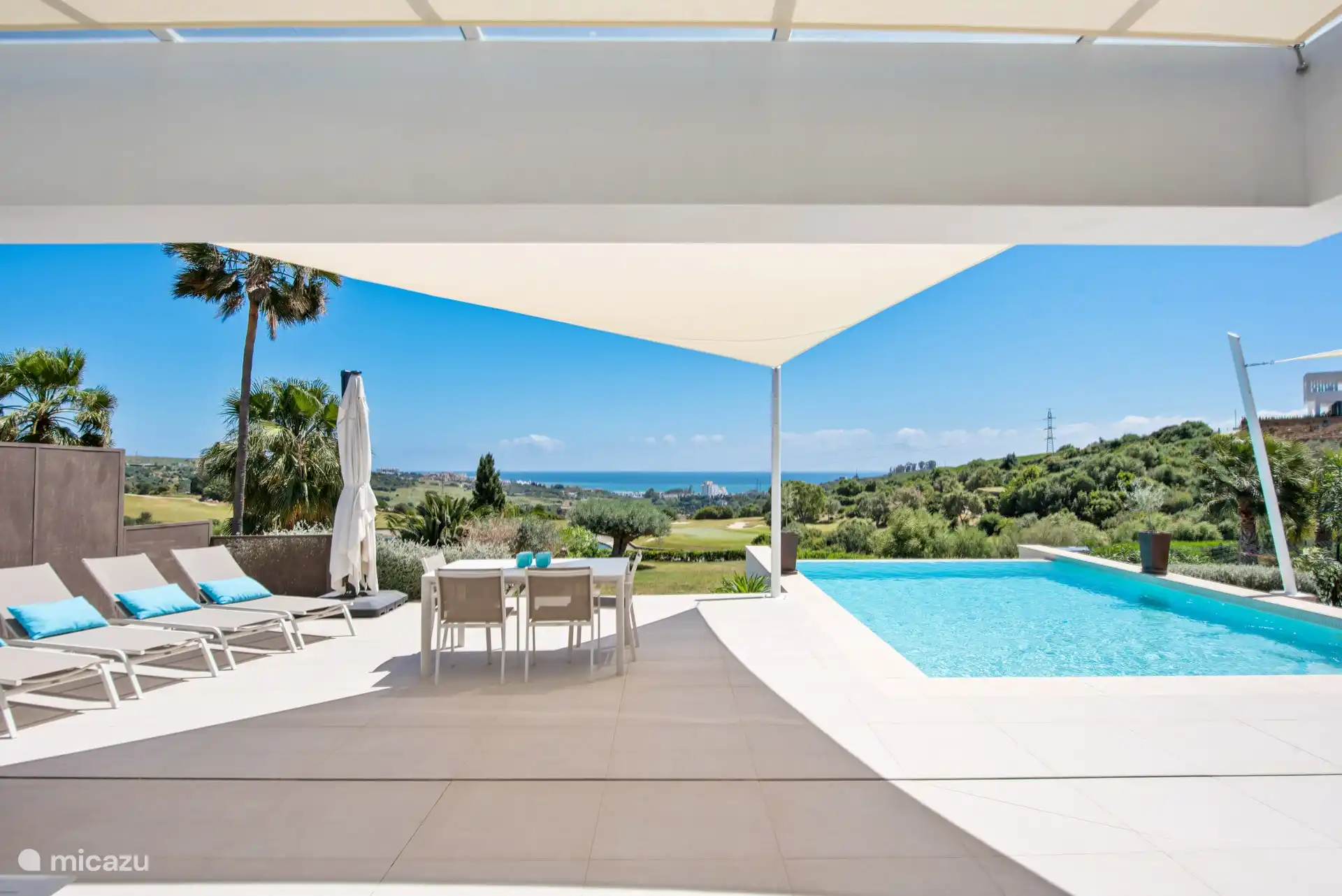 Schwimmbad Hinterhof